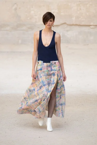 Look 48